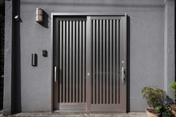 puertas de aluminio-entradilla puertas de aluminio a medida en Madrid